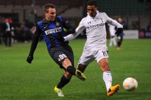  霍芬海姆锋线双星联手轰入四球  