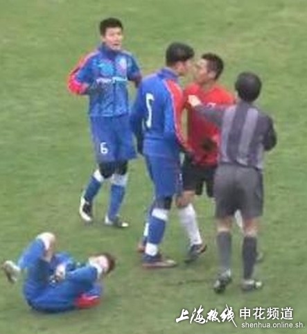  马赛德比战平局收场，球迷冲突引发关注  